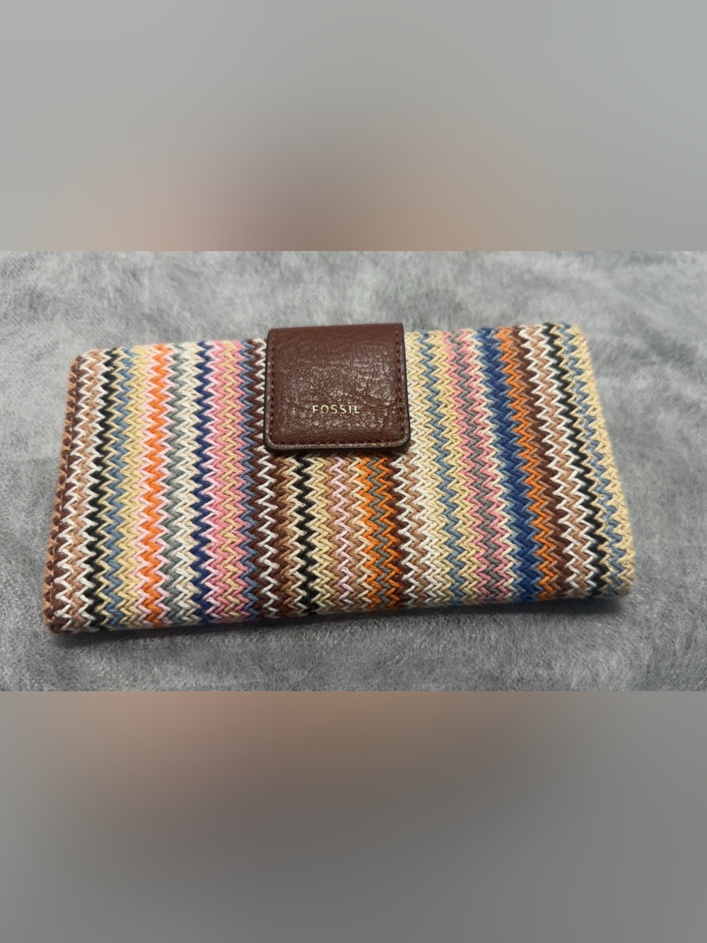 Fossil Multicolor Chevron Knit waller with Brown Trim